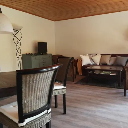 At The Linden Tree Apartament *