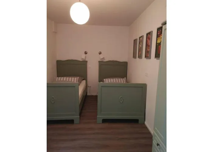 At The Linden Tree *